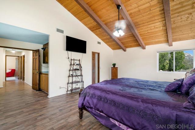 25980 Forest Dr, Escondido CA: https://media.crmls.org/mediaz/1ccfc502-e302-4980-849e-66e450b74848.jpg