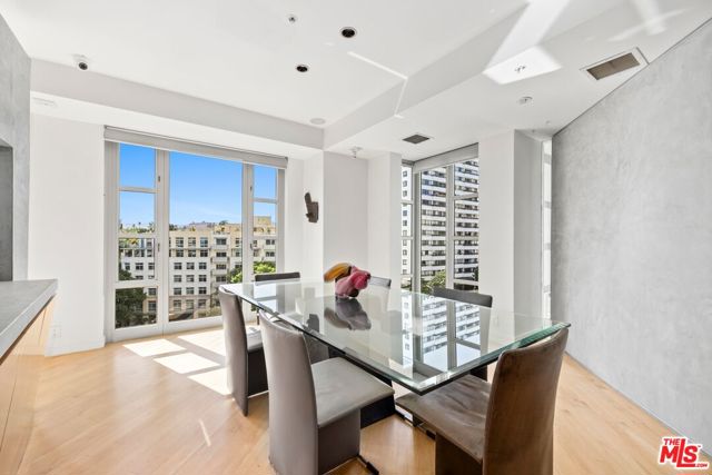 10580 Wilshire Boulevard, Los Angeles CA: https://media.crmls.org/mediaz/1ccfdf75-b7d6-4c00-92c1-d71a90ff891c.jpg