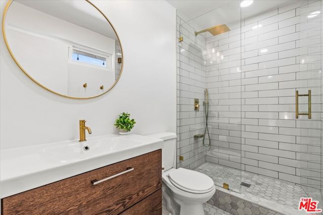 1808 E Francis Drive, Palm Springs CA: https://media.crmls.org/mediaz/1cd0745f-a997-4935-99ea-1404c4e674a5.jpg