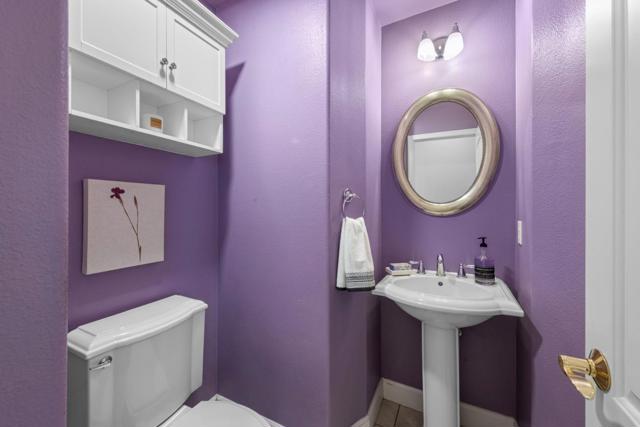 2555 Muirfield Way, Gilroy CA: https://media.crmls.org/mediaz/1cd143c0-a7b1-44bc-9c9e-35cbd7b3a171.jpg