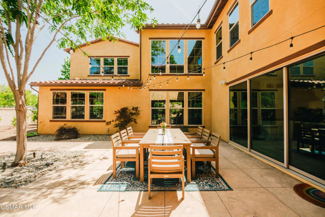 1323 Arroyo View Street, Thousand Oaks CA: https://media.crmls.org/mediaz/1cd1ea48-db49-4111-895c-8f3092fd2de4.jpg