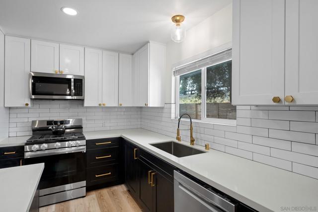 12244 Lakeshore Drive, Lakeside CA: https://media.crmls.org/mediaz/1cd278cb-7f3d-41af-8c68-70010801378d.jpg