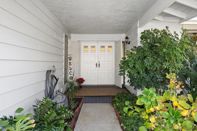 12039 Caminito Cadena, San Diego CA: https://media.crmls.org/mediaz/1cd28929-2de6-47b2-9059-9c8ea3be23b5.jpg