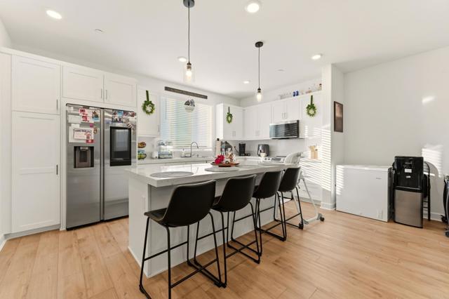 Detail Gallery Image 8 of 46 For 796 Makani St #3,  Chula Vista,  CA 91911 - 4 Beds | 3/1 Baths