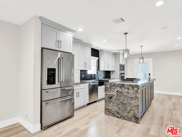 520 Irving Drive photo 4