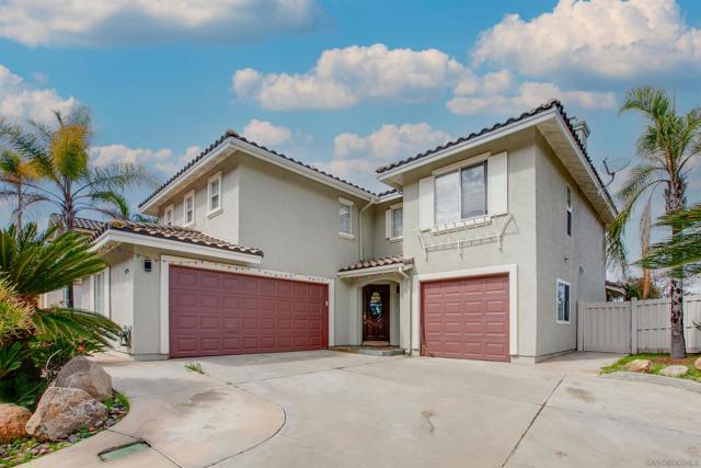 10394 Valley Waters Dr, Spring Valley CA: https://media.crmls.org/mediaz/1cd3926c-137c-452a-b147-d2e4212ca6be.jpg