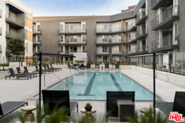 3425 W OLIVE Avenue, Burbank CA: https://media.crmls.org/mediaz/1cd414ca-919f-4e20-bbf2-a2b0c73860a5.jpg