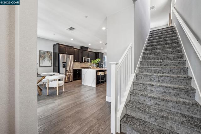510 Ashton Way, Pleasant Hill CA: https://media.crmls.org/mediaz/1cd43f8f-4e85-4b0c-892b-3710cb9bafbc.jpg