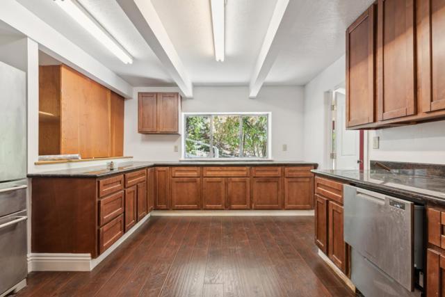 26 Ardor Drive, Orinda CA: https://media.crmls.org/mediaz/1cd5b60f-b152-45da-b51f-21b3119c1752.jpg
