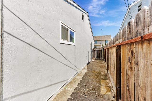 263 Maple Street, Hollister CA: https://media.crmls.org/mediaz/1cd5ba22-afbd-4cc3-b4a6-cfd729613128.jpg