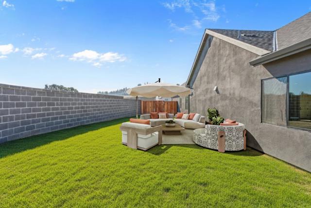 410 Maria Drive, Hollister CA: https://media.crmls.org/mediaz/1cd607de-341b-41e3-b735-1e73c2052eb0.jpg