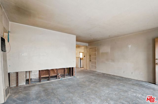 8753 Vans Street, Paramount CA: https://media.crmls.org/mediaz/1cd60f24-4a5d-4b30-b470-23f722958b5d.jpg
