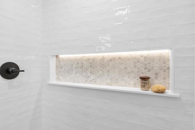 Detail Gallery Image 13 of 26 For 4947 Luna Dr, Oceanside,  CA 92057 - 3 Beds | 2 Baths