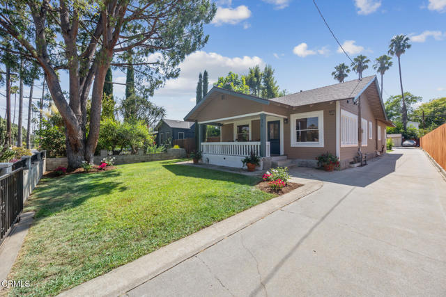 975 N Mentor Avenue, Pasadena CA: https://media.crmls.org/mediaz/1cd622ca-68ef-4bd4-9940-dec4913de18c.jpg