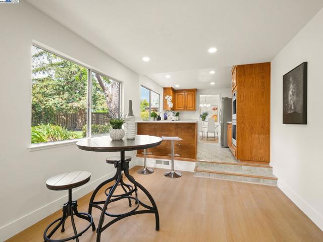 425 Lexington Dr, Vallejo CA: https://media.crmls.org/mediaz/1cd62b35-e29b-43fe-b86c-228c7f9f064c.jpg