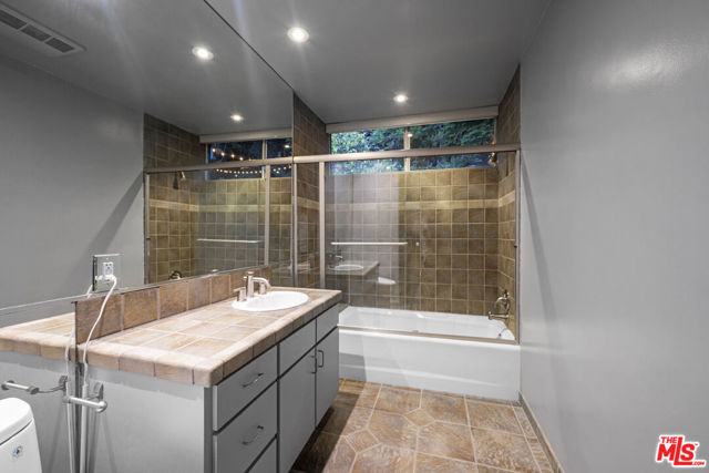 3625 Lowry Road, Los Angeles CA: https://media.crmls.org/mediaz/1cd68153-52ab-41d1-8cf5-319c3dde96e6.jpg
