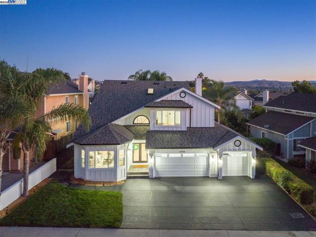 3198 Vintage Crest Dr, San Jose CA: https://media.crmls.org/mediaz/1cd6a26b-6f74-490e-b4ca-2f723ebeaca3.jpg