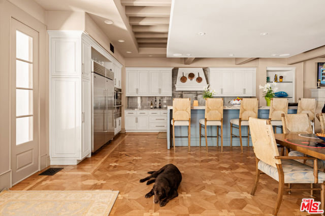 4009 Valley Meadow Road, Encino CA: https://media.crmls.org/mediaz/1cd76fc9-85f9-47ed-a746-ea1886e84b06.jpg