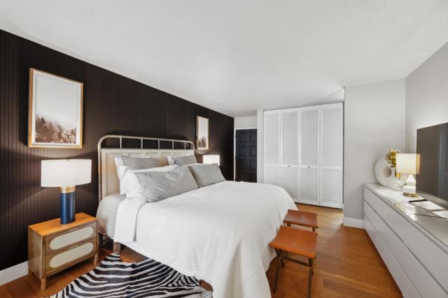 2101 Shoreline Drive, Alameda CA: https://media.crmls.org/mediaz/1cd77941-56b6-47f6-aac9-d50068d22217.jpg