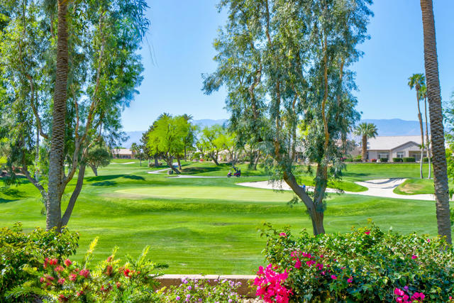 78829 Putting Green Drive, Palm Desert CA: https://media.crmls.org/mediaz/1cd7f501-c3c4-42f6-96d5-8f5e7cfead71.jpg