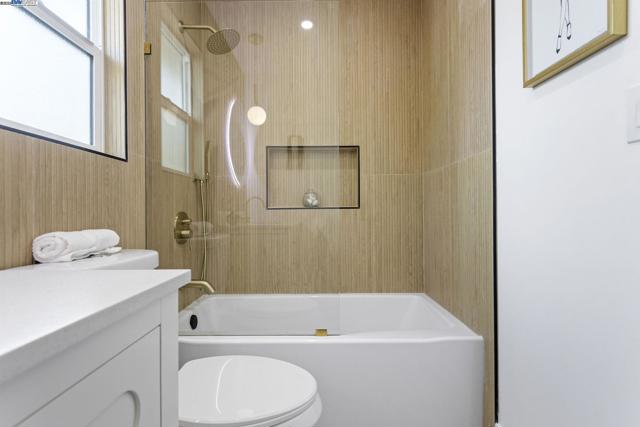 365 Monaco Ave, Union City CA: https://media.crmls.org/mediaz/1cd84412-eb30-4722-b472-e606656a19bb.jpg