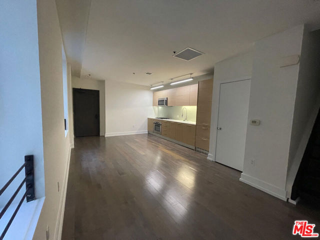 727 W 7th Street, Los Angeles CA: https://media.crmls.org/mediaz/1cd8abee-f23c-44cc-8e26-e6bf72a7fc5e.jpg