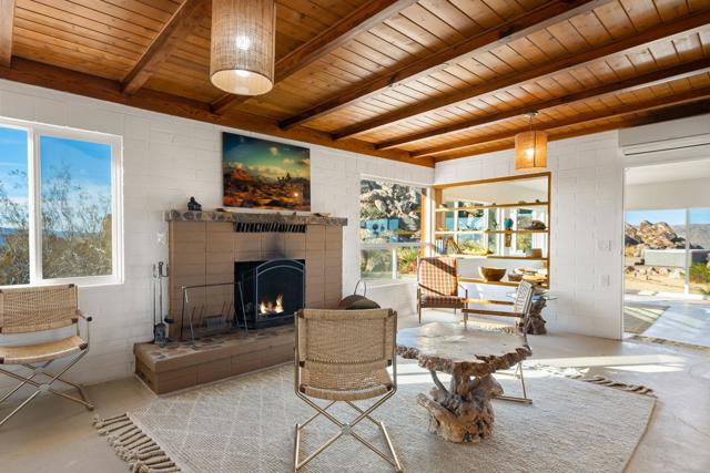 66425 Foothill Drive Drive, Joshua Tree CA: https://media.crmls.org/mediaz/1cd8ce2d-152b-4839-9bb9-fd7fba96ce63.jpg
