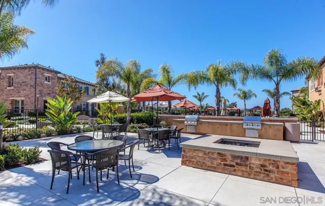 10637 Golden Willow Tr, San Diego CA: https://media.crmls.org/mediaz/1cd9d5ff-d849-4439-b85b-9a24a4b6fa57.jpg