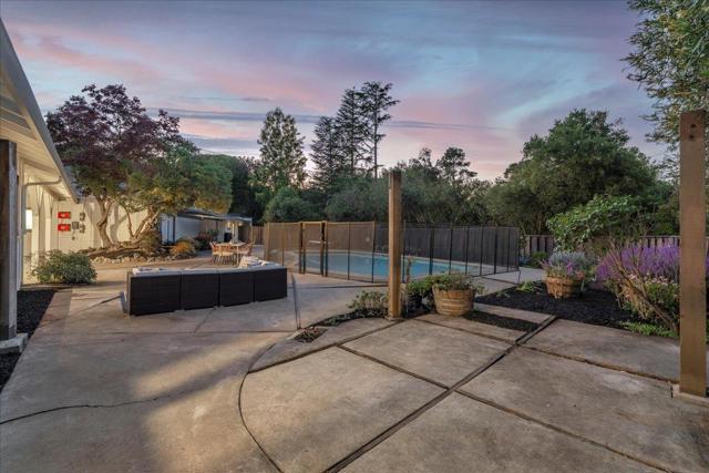 12272 Windsor Court, Los Altos Hills CA: https://media.crmls.org/mediaz/1cd9f9a1-5151-4722-bd8a-696e519d4bf0.jpg