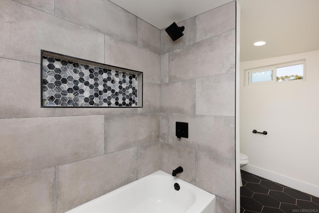 MLS #250040216SD image #25