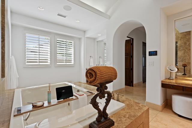 58703 Jerez, La Quinta CA: https://media.crmls.org/mediaz/1cda83fe-3445-406a-a0e9-4d65ab2956df.jpg
