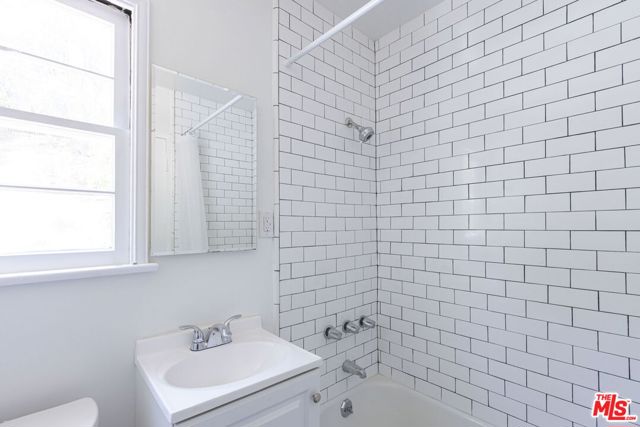 2547 Canyon Drive, Los Angeles CA: https://media.crmls.org/mediaz/1cda8e54-1d4b-4b99-bb49-d3af89336c3a.jpg