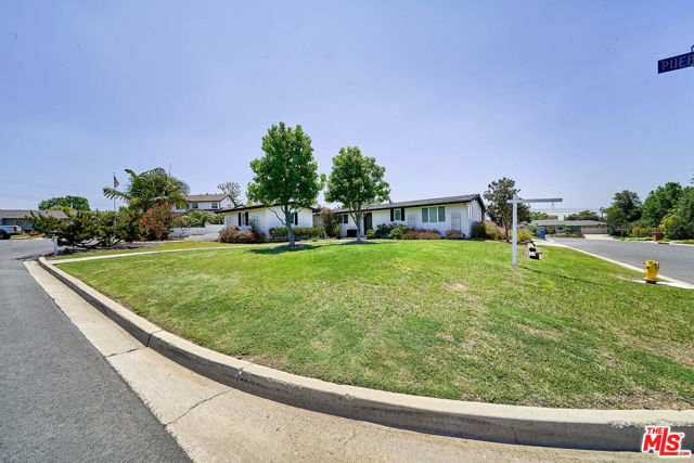 600 Pueblo Place, Fullerton CA: https://media.crmls.org/mediaz/1cdace0c-8143-4146-84aa-2160ee3e0ef0.jpg