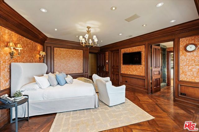 19000 Dorlon Drive, Tarzana CA: https://media.crmls.org/mediaz/1cdafae2-4803-4906-8125-ee40c6d8e09d.jpg