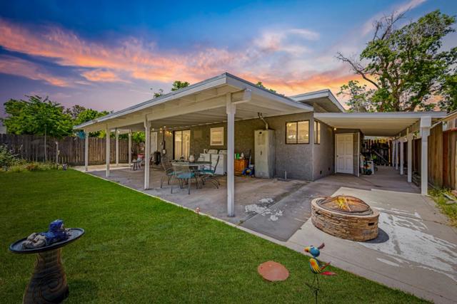 312 Oakshire Avenue, Modesto CA: https://media.crmls.org/mediaz/1cdb9f43-5a5e-4b7d-b27b-5f0da1aec0e3.jpg