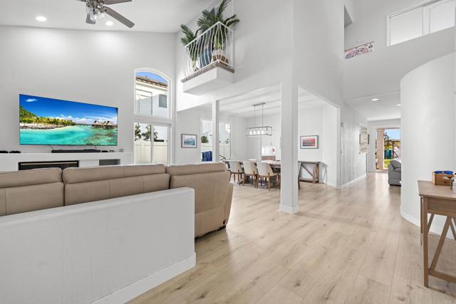 Detail Gallery Image 6 of 53 For 4912 Colusa Dr, Oceanside,  CA 92056 - 4 Beds | 3 Baths