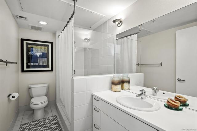 3788 Park Blvd, San Diego CA: https://media.crmls.org/mediaz/1cdcc4a0-1b4b-4355-85e5-69170300cd96.jpg