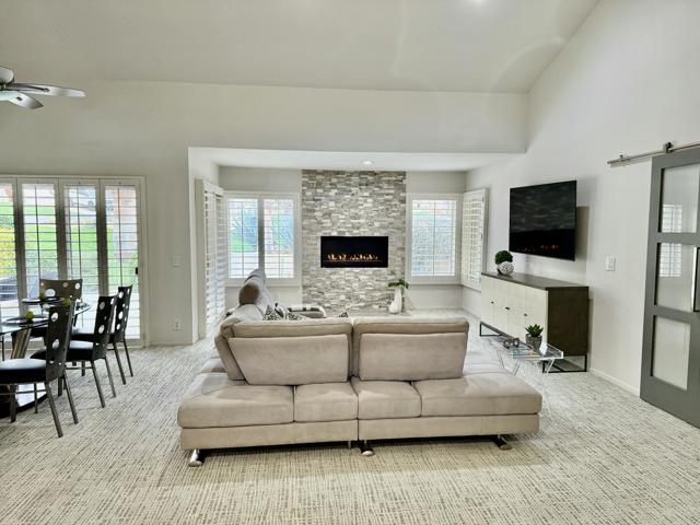 Image 2 of 35 For 49145 Quercus Lane