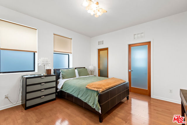 12936 Discovery, Los Angeles CA: https://media.crmls.org/mediaz/1cdce3d6-cf4c-4076-8151-a1fa6eed8b9e.jpg