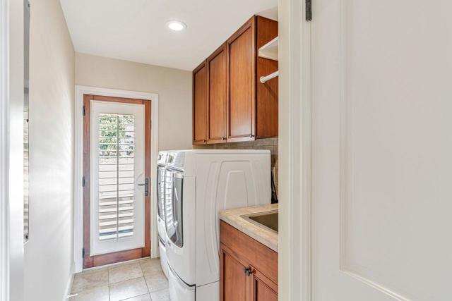 24911 Outlook Terrace, Carmel CA: https://media.crmls.org/mediaz/1cddd747-b522-4ea1-83c5-4a90aa5eda31.jpg