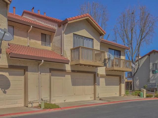 719 Gettysburg Way, Gilroy CA: https://media.crmls.org/mediaz/1cddfcef-bb87-495f-83d7-2b5f9ea0b1d5.jpg