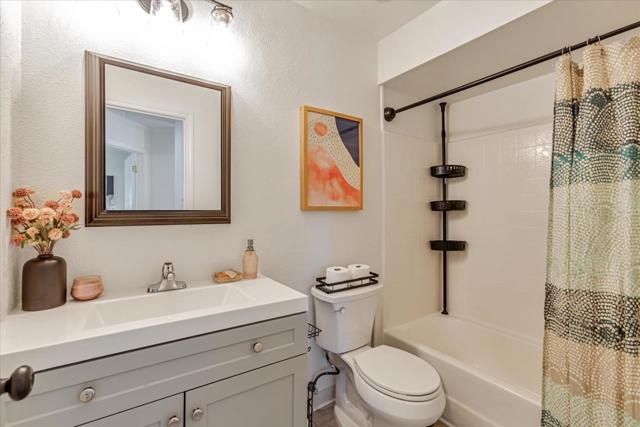 2575 Oak Road, Walnut Creek CA: https://media.crmls.org/mediaz/1cde979a-b2cc-4190-b28b-03cd7db22ae6.jpg