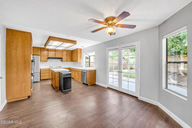 12524 Westmont Dr. Breakfast Nook