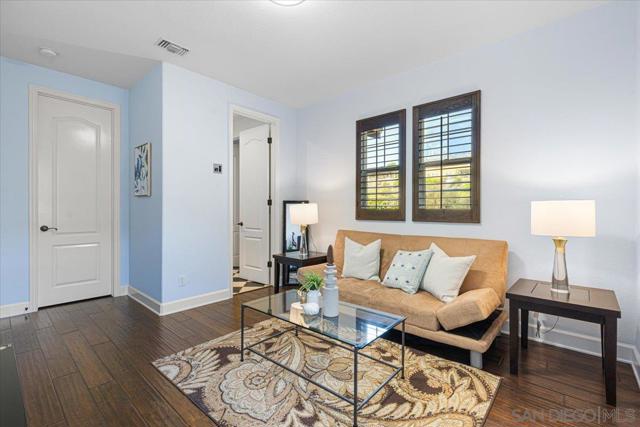 6839 Helenite Pl, Carlsbad CA: https://media.crmls.org/mediaz/1cdf0b78-3163-4f3d-8311-e13270013f11.jpg