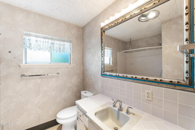 Detail Gallery Image 16 of 33 For 7092 Harmon Dr, Ventura,  CA 93003 - 3 Beds | 2 Baths