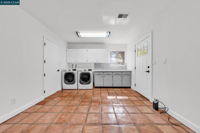 205 Castle Hill Ranch Rd, Walnut Creek CA: https://media.crmls.org/mediaz/1ce025c2-af3e-49a8-8d52-351dcd755c0e.jpg