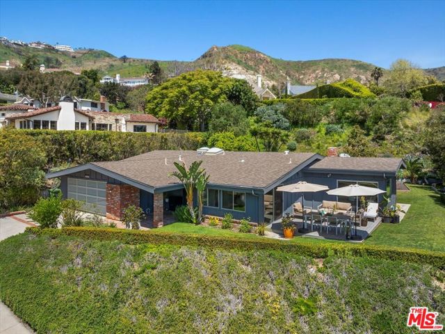 Drew Fenton | 16633 Bienveneda Place Pacific Palisades CA | MLS: 7170214