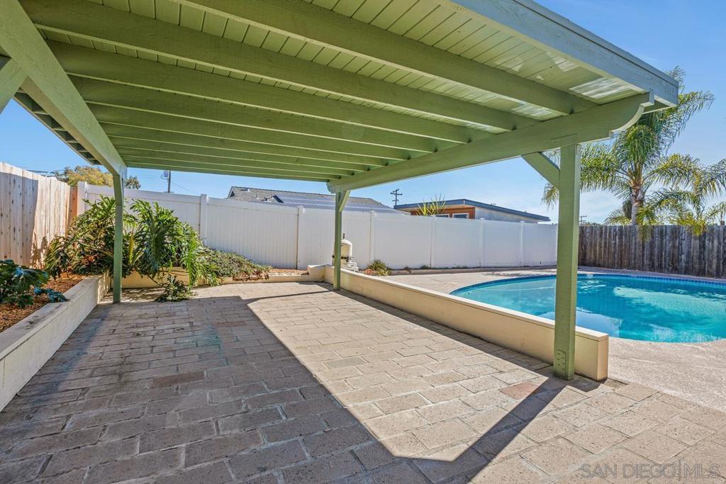 MLS #250043021SD image #26