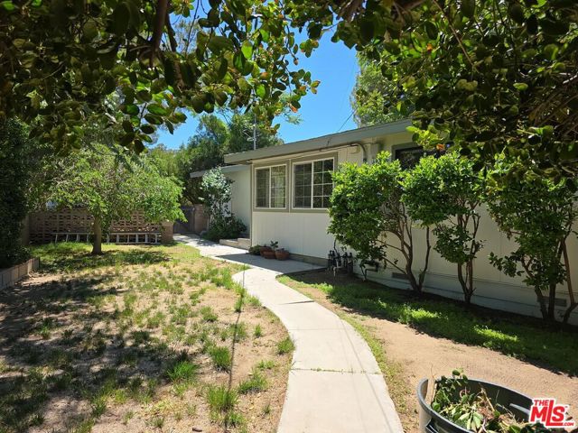 7229 Columbia Way, Lancaster CA: https://media.crmls.org/mediaz/1ce0cea2-d6ba-4fd2-8045-49c443aaa42b.jpg