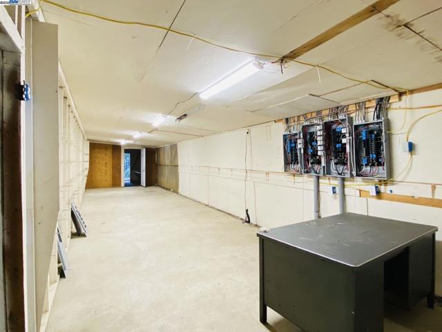 7705 Orford Rd, Stockton CA: https://media.crmls.org/mediaz/1ce11bb7-15c8-402f-84c8-fce8e6d85c32.jpg